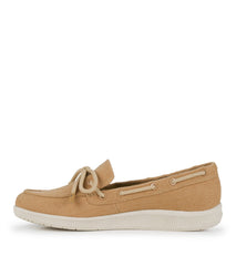 Baretraps Venia Boat Shoe Dune