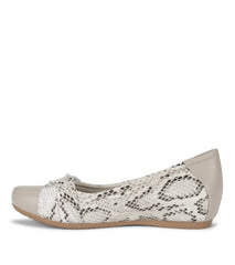 Baretraps Mitsy Casual Flat Cream Multi Snake