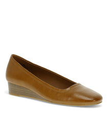 Baretraps Covette Wedge Slip On Dark Cognac