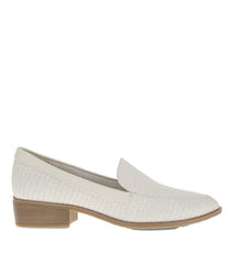 Baretraps Hydie Loafer Cream