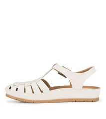 Baretraps Welsy Fisherman Sandal Cream