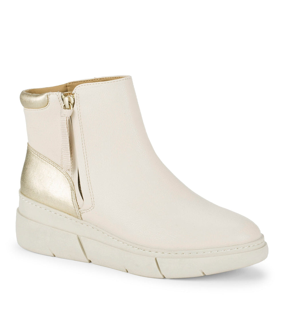 Baretraps Lakelyn Wedge Bootie Ecru