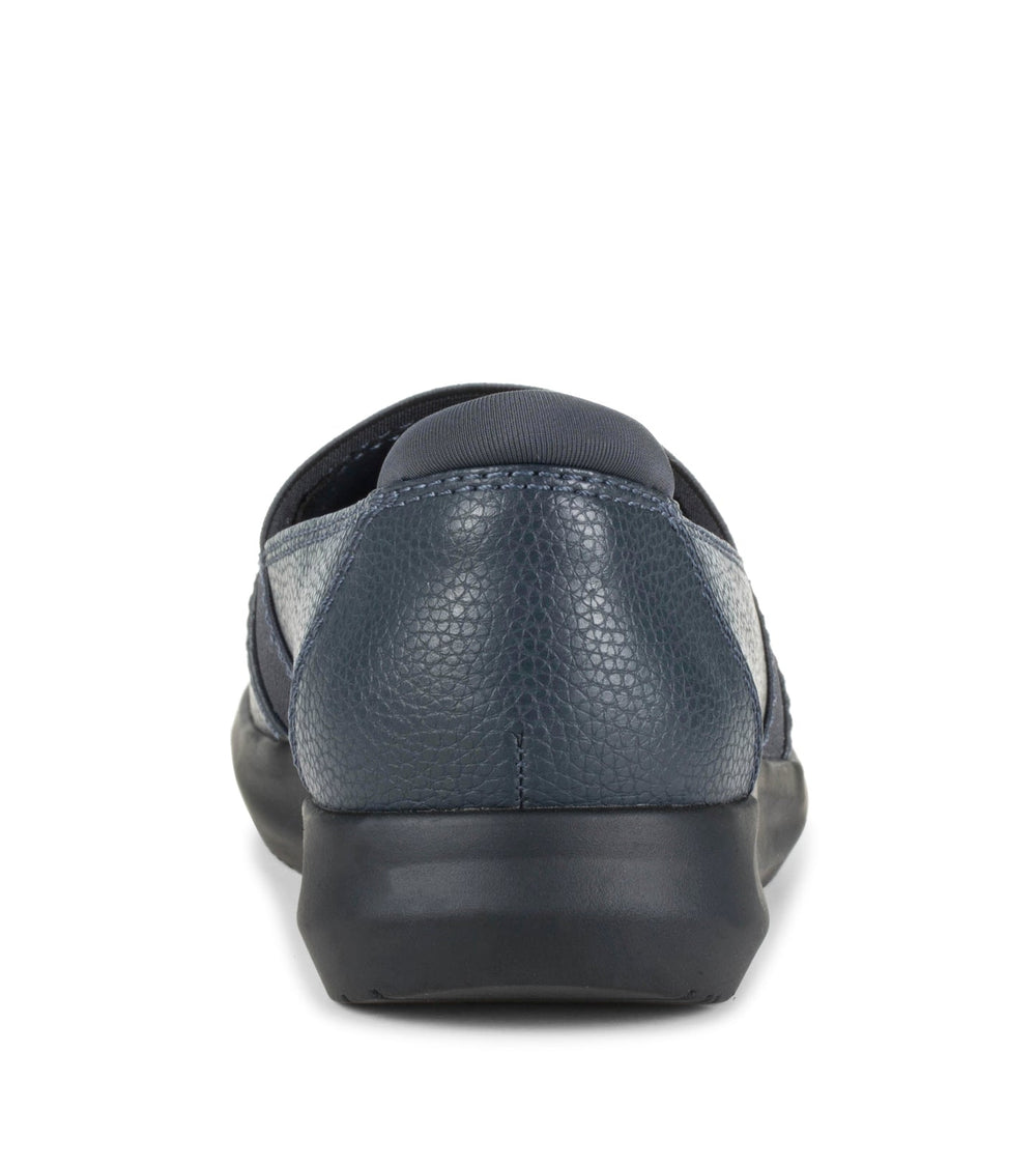 Baretraps Jilian Slip On Navy Blue