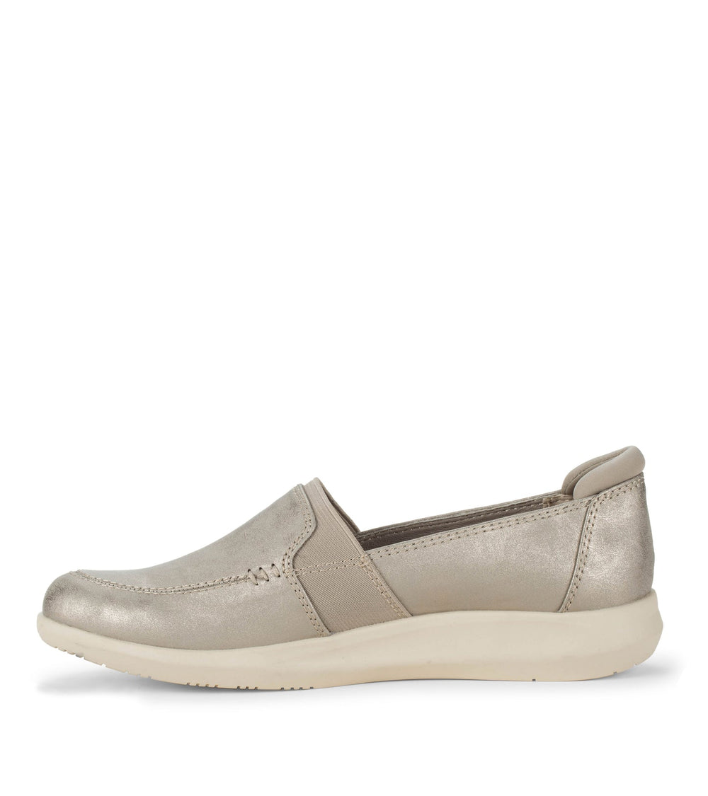 Baretraps Jilian Slip On Champagne