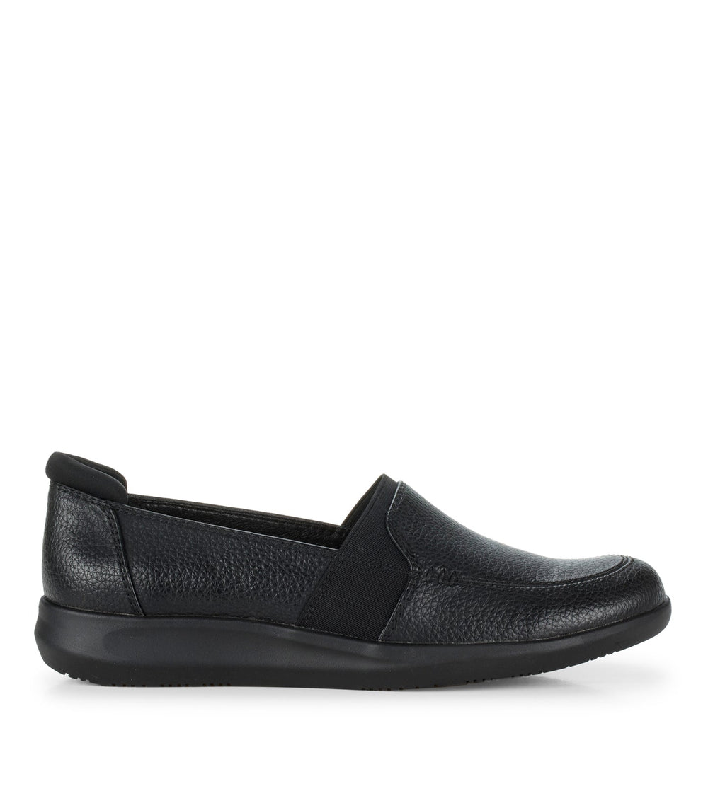 Baretraps Jilian Slip On Black