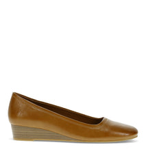 Baretraps Covette Wedge Slip On Dark Cognac