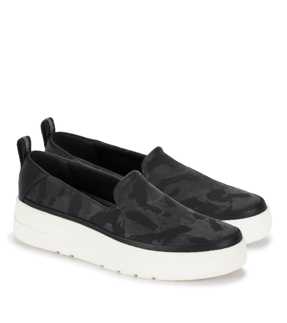 Baretraps Nevin Slip On Sneaker Black Camo