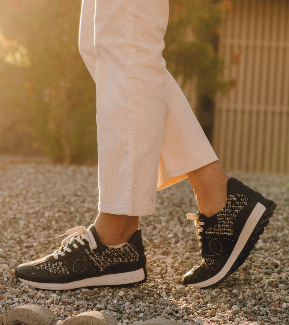 Baretraps Gwenda Lace Up Sneaker Black Multi