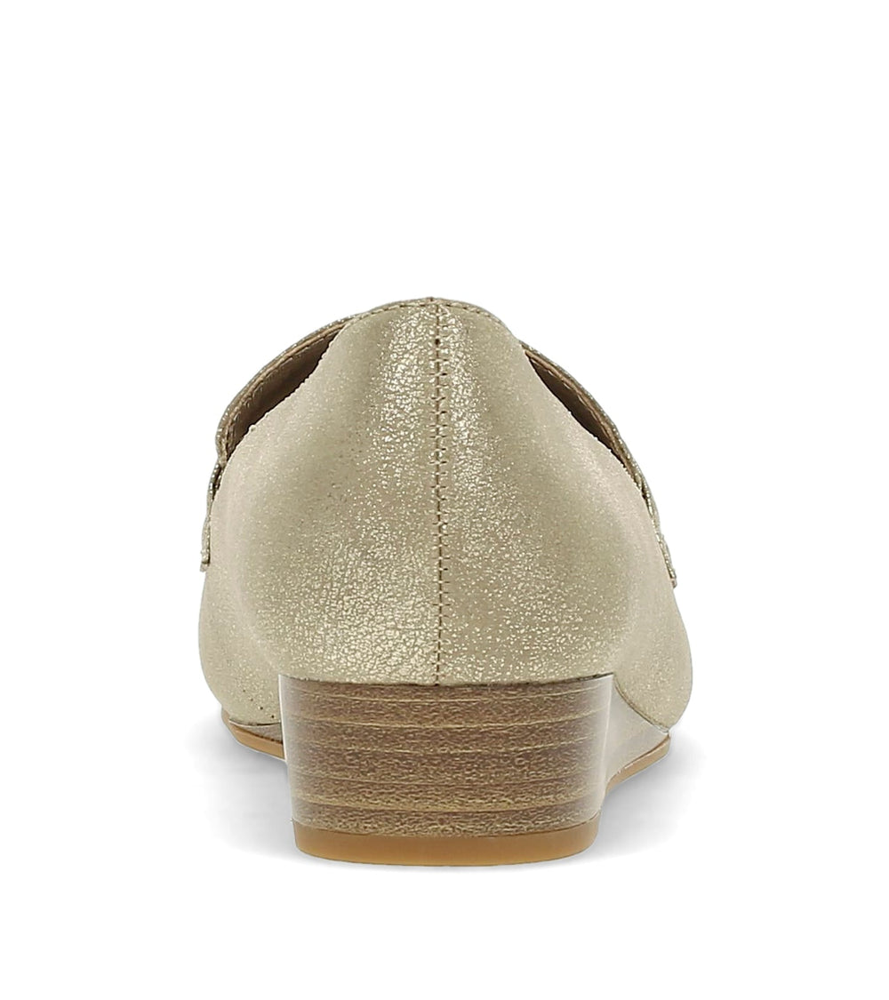 Baretraps Caddie Loafer Light Champagne