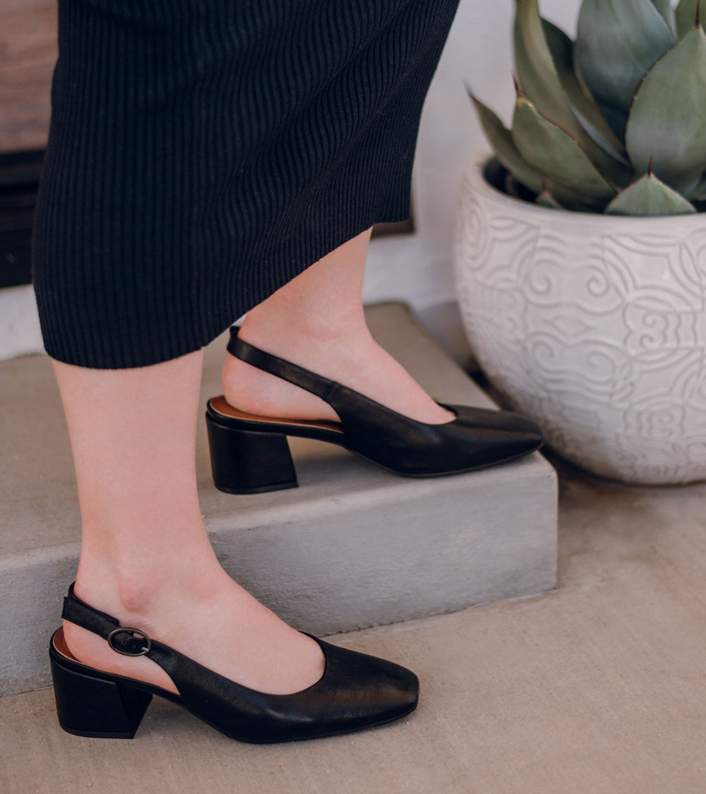 Baretraps Ester Block Heel Slingback Pump Black