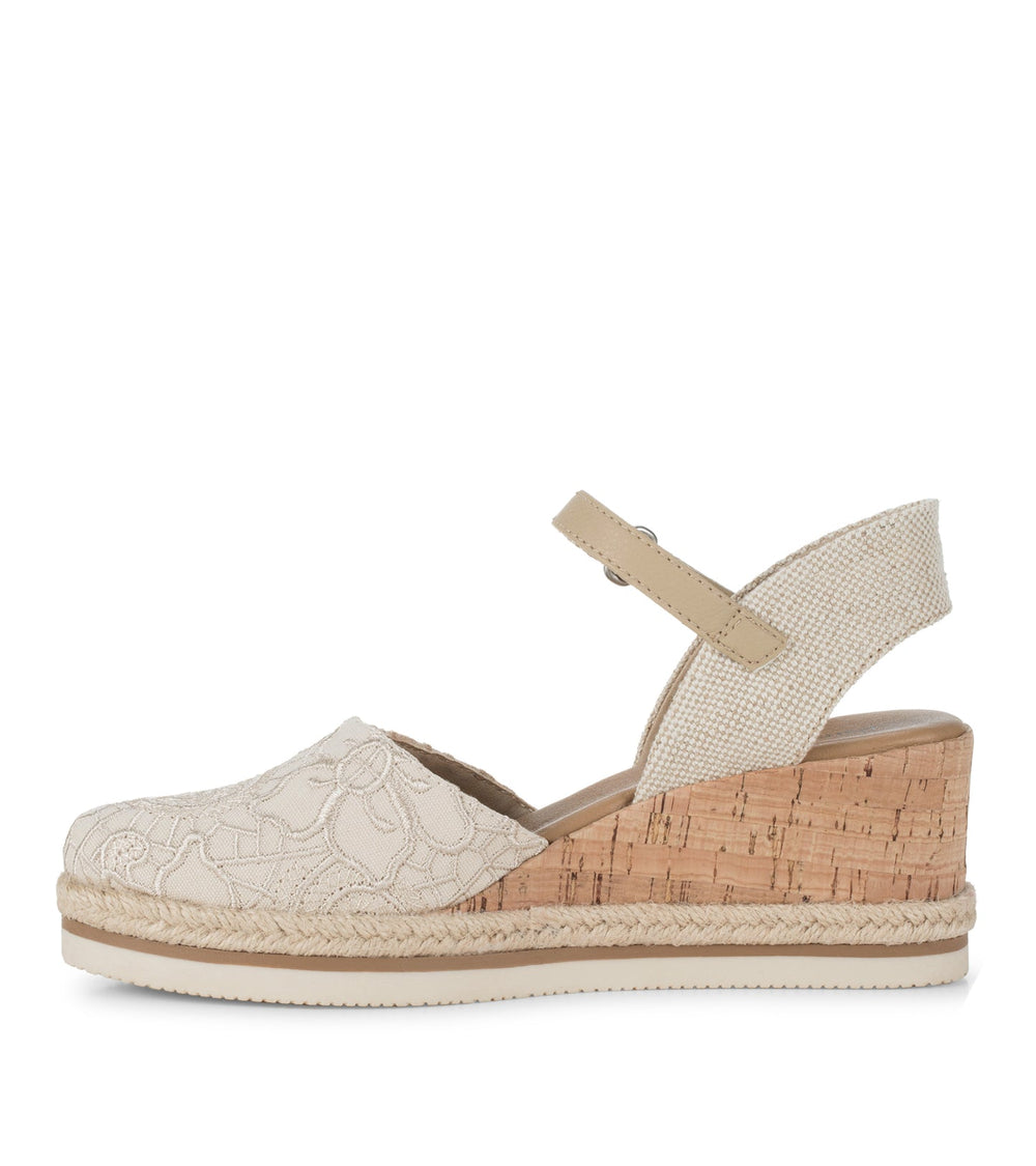 Baretraps Alycia Closed Toe Wedge Sandal Cream