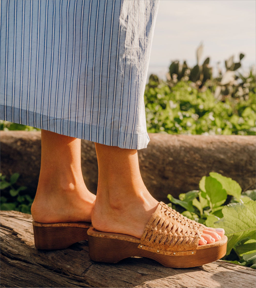 Baretraps Helenna Slide Sandal Natural/Gold