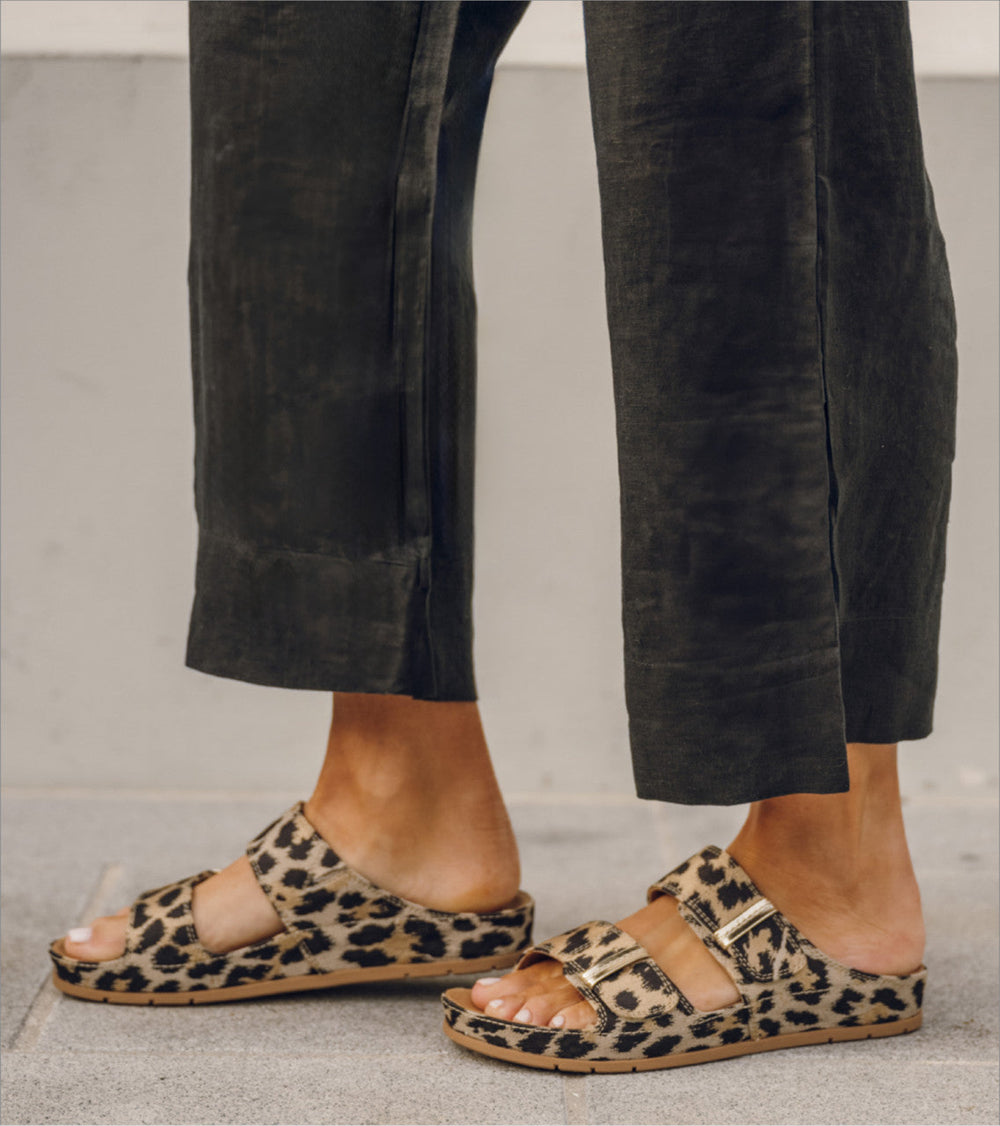 Baretraps Wisteria Slide Sandal Natural Multi Leopard