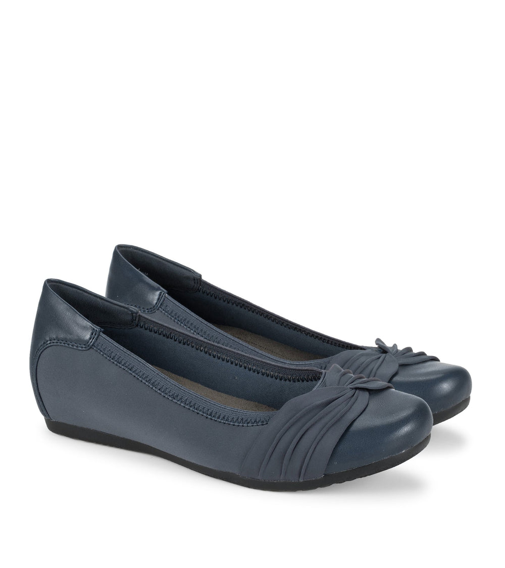 Baretraps Marcie Casual Flat Navy
