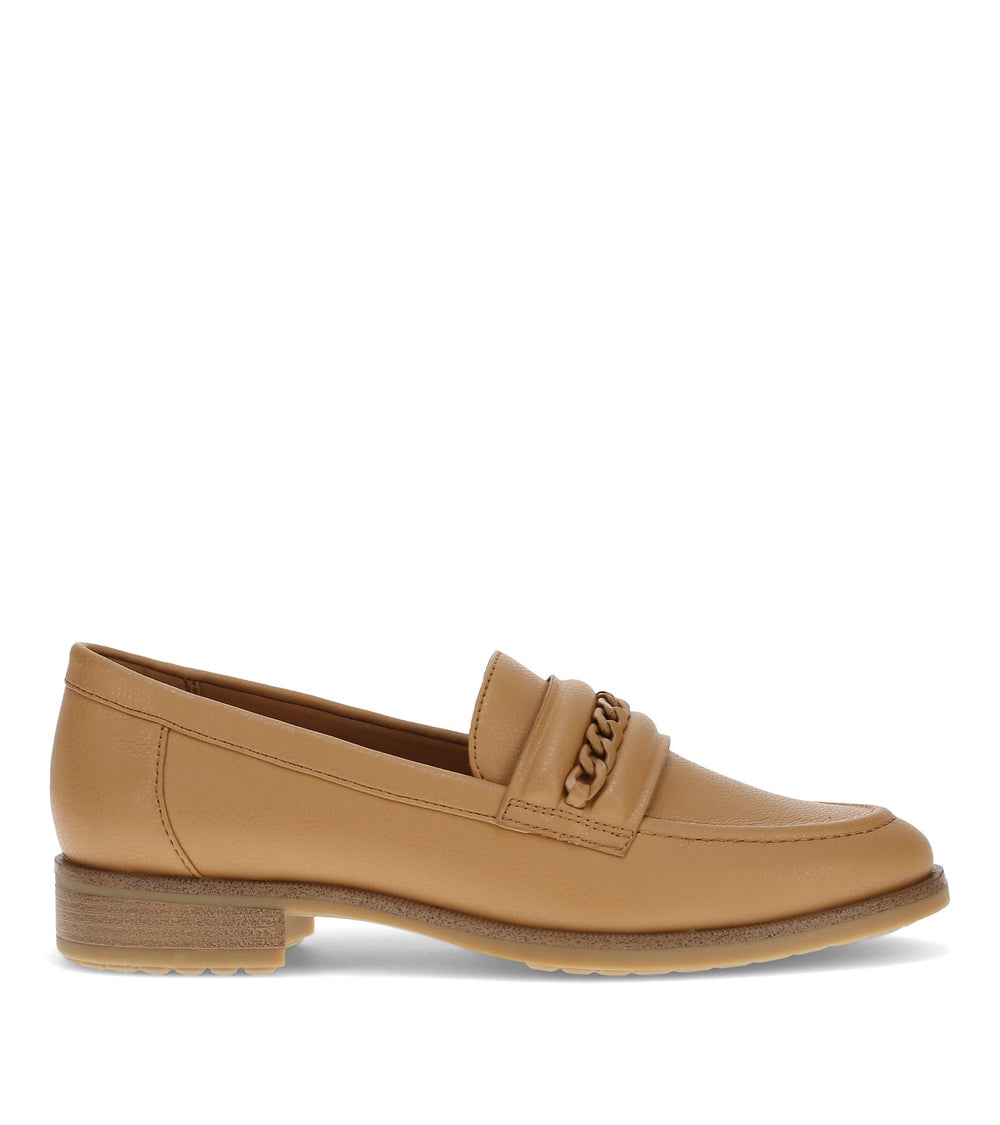 Baretraps Emmie Loafer Dune
