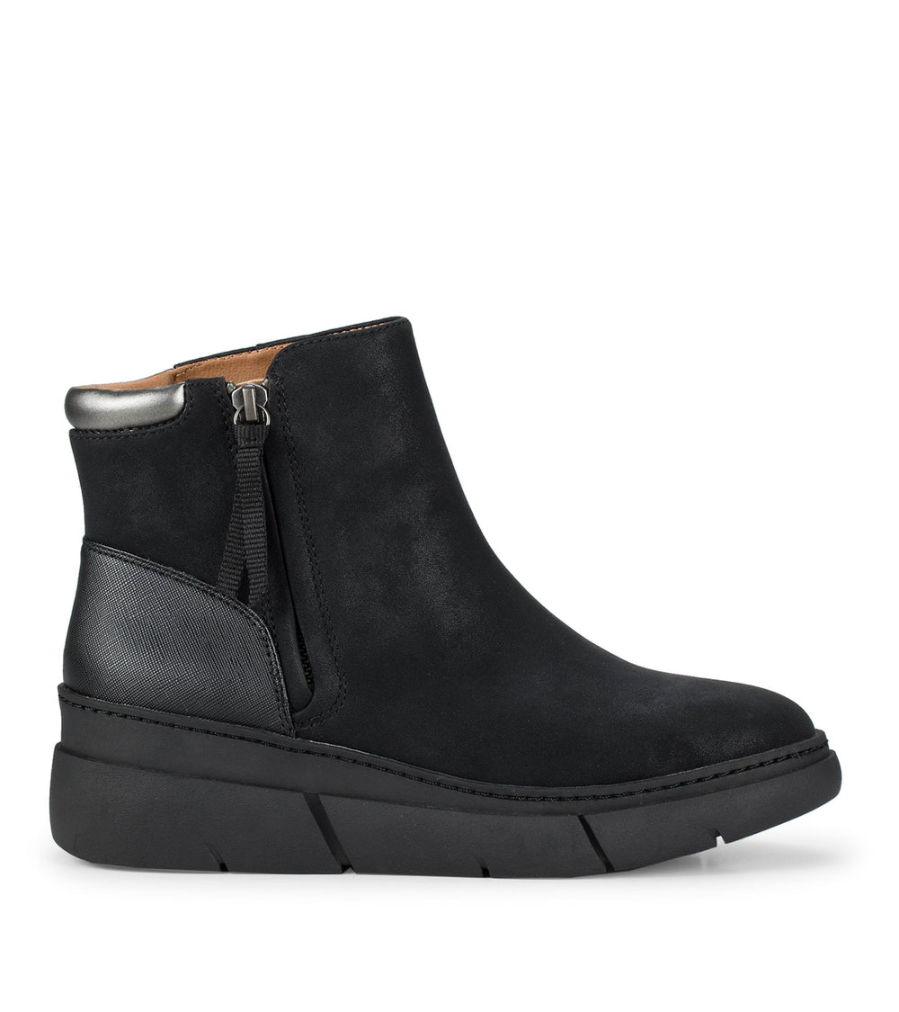Baretraps Lakelyn Wedge Bootie Black