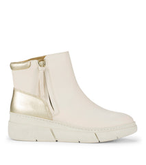 Baretraps Lakelyn Wedge Bootie Ecru