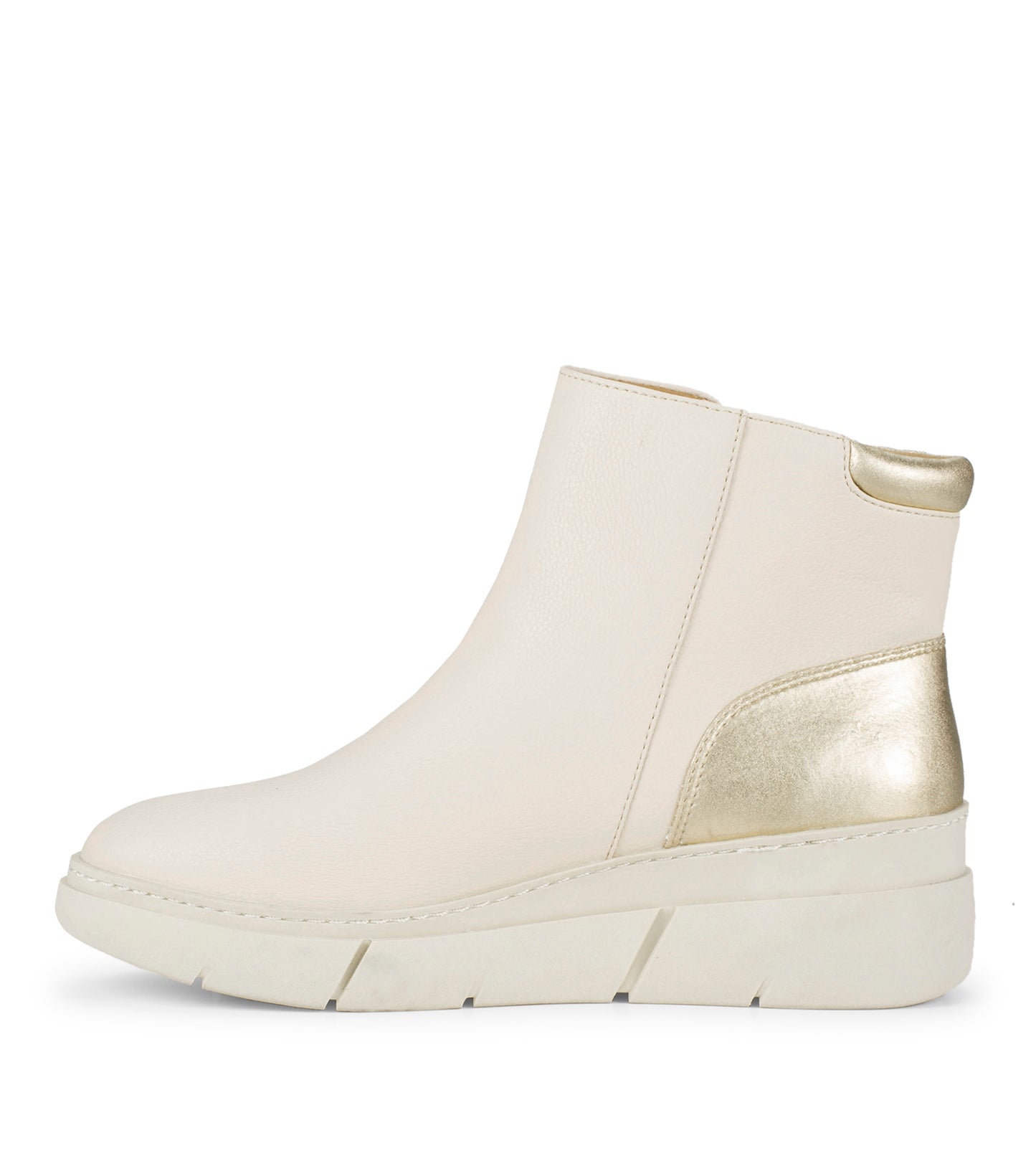 Baretraps Lakelyn Wedge Bootie Ecru