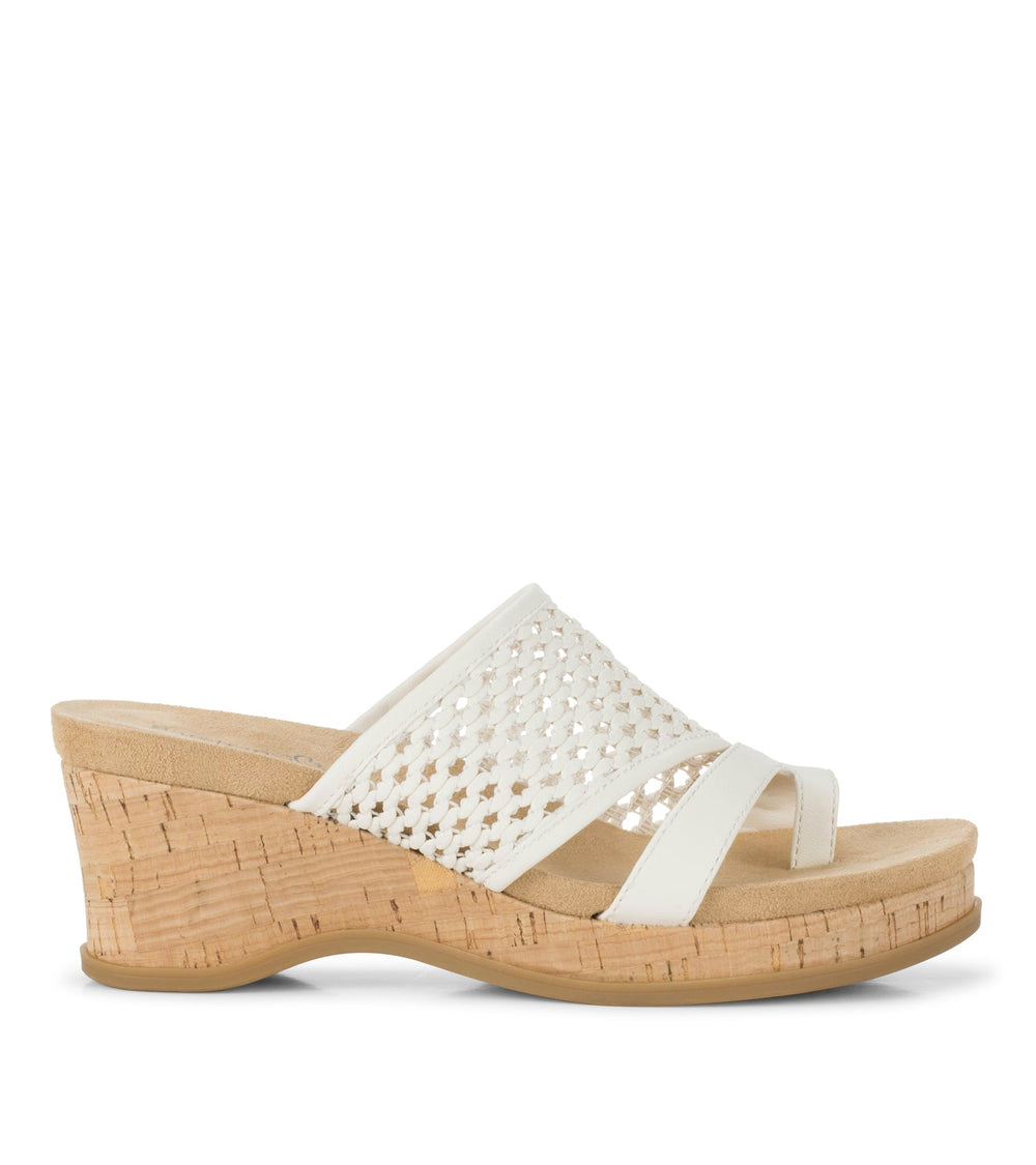 Baretraps Cherish Wedge Sandal Cream