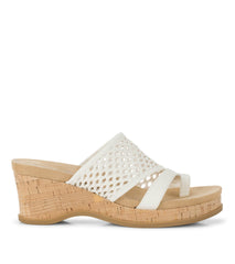 Baretraps Cherish Wedge Sandal Cream