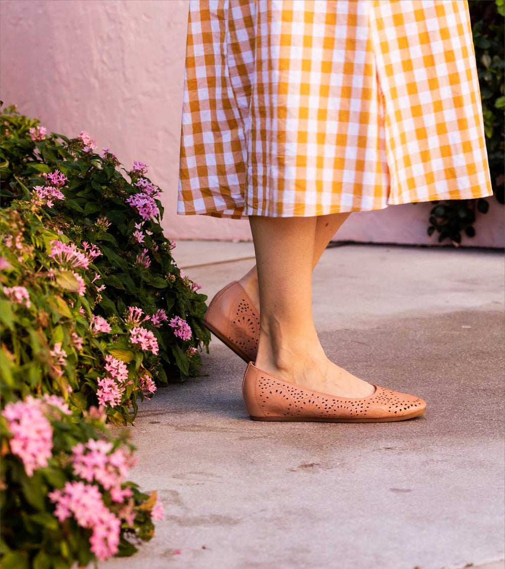 Baretraps Chika Casual Flat Rouge