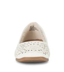 Baretraps Chika Casual Flat Cream