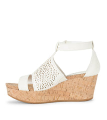 Baretraps Raisie Wedge Sandal Cream