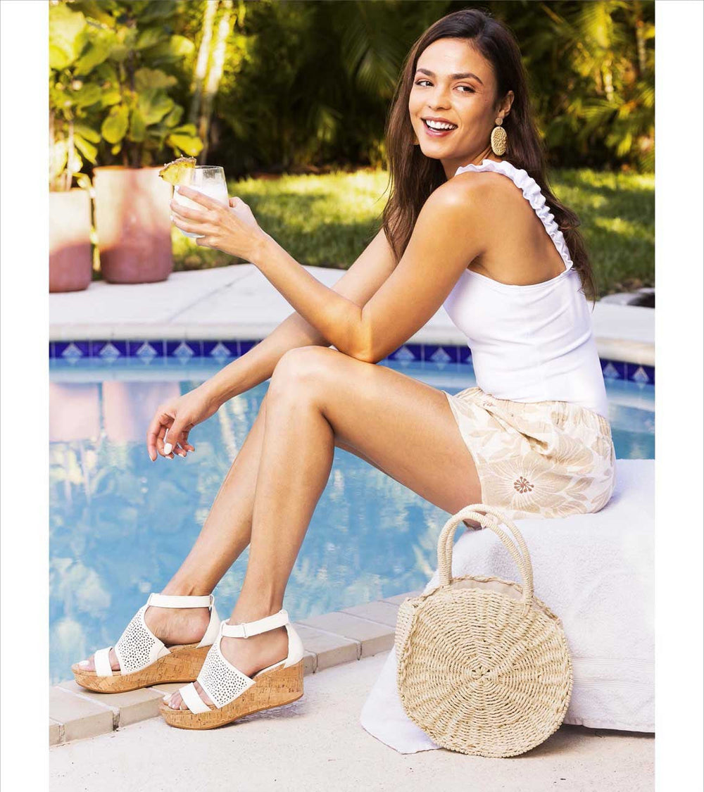 Baretraps Raisie Wedge Sandal Cream