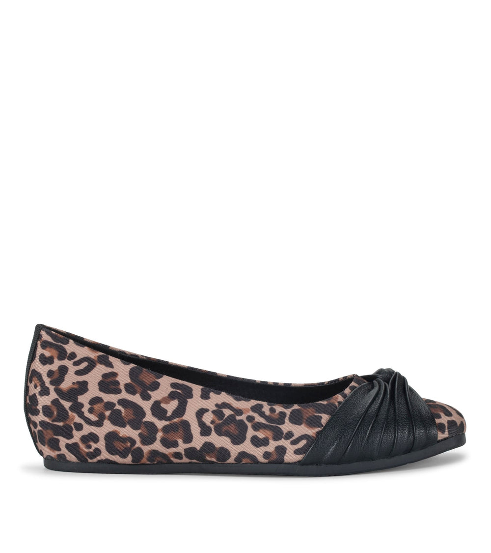 Baretraps Chainey Casual Flat Brown Multi