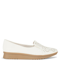 Baretraps Amry Slip On Loafer Cream