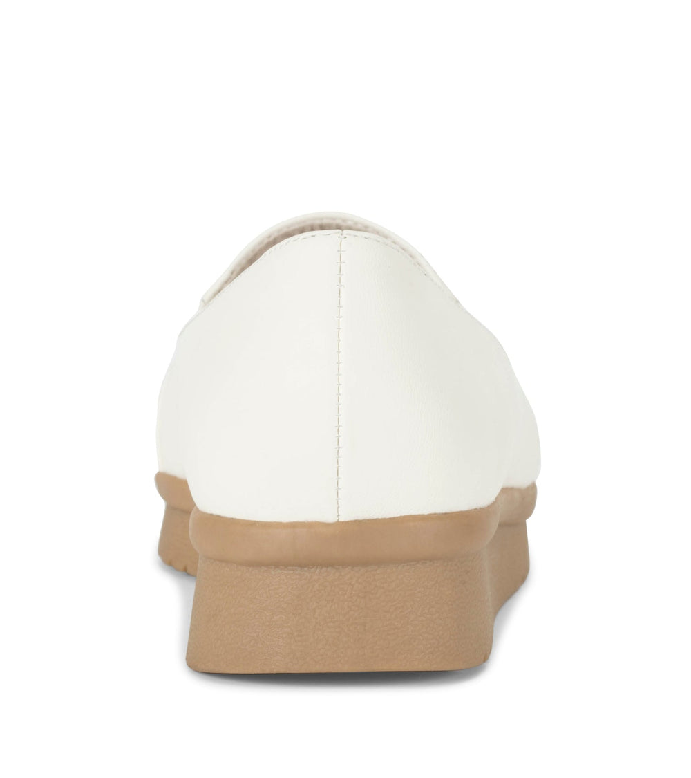 Baretraps Amry Slip On Loafer Cream