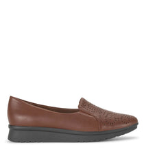 Baretraps Amry Slip On Loafer Brush Brown
