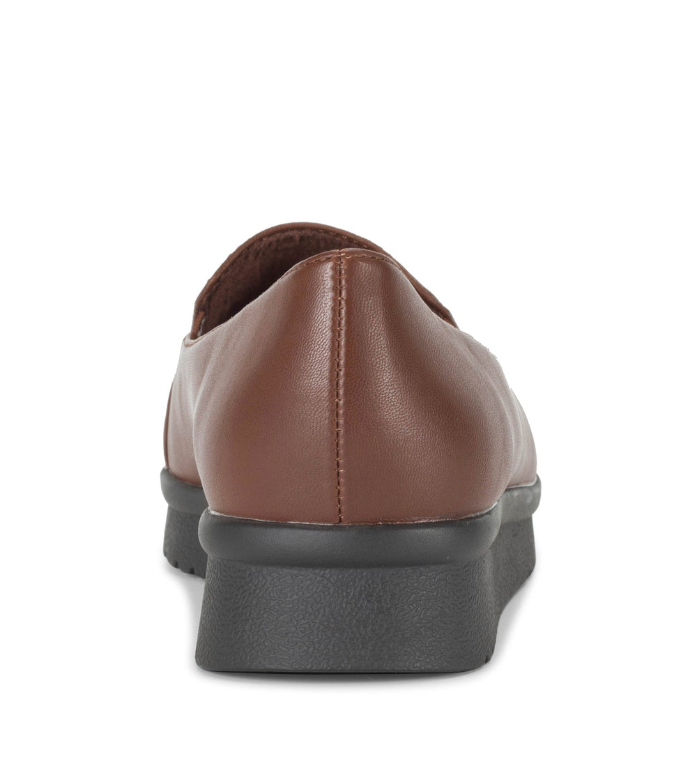 Baretraps Amry Slip On Loafer Brush Brown