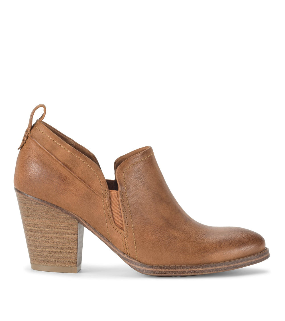Baretraps Caroline Ankle Bootie Cognac