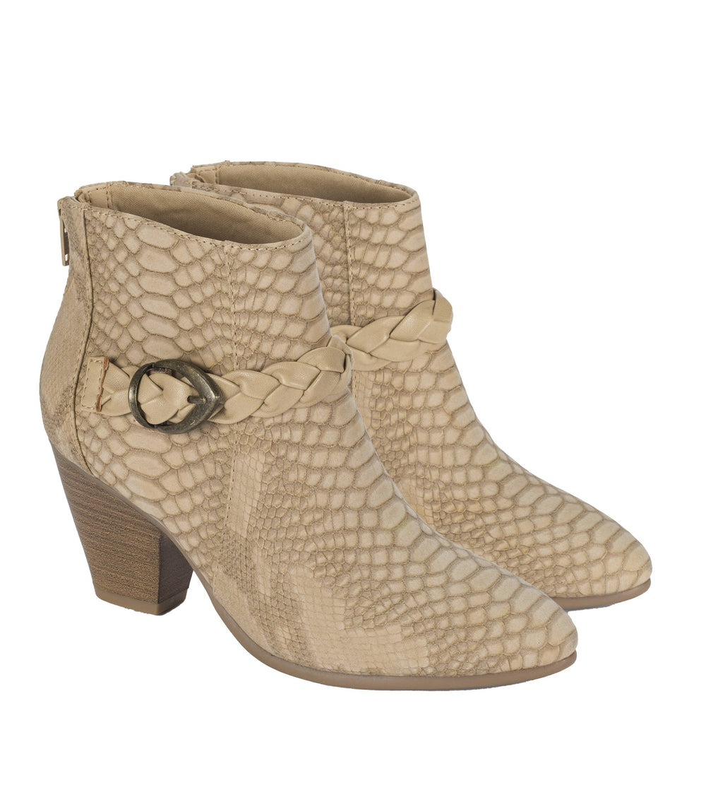 Baretraps Ledell Bootie Camel