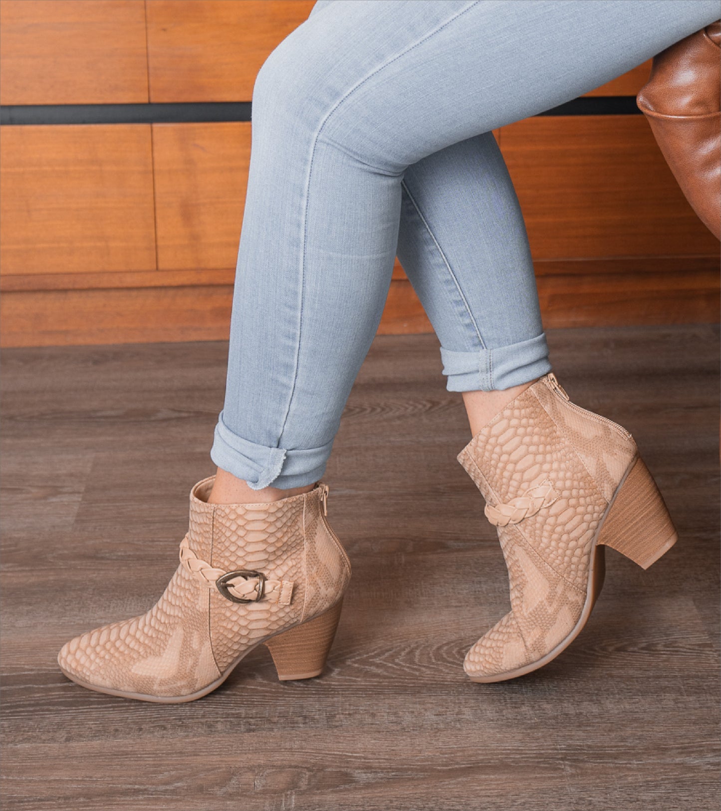 Baretraps Ledell Bootie Camel
