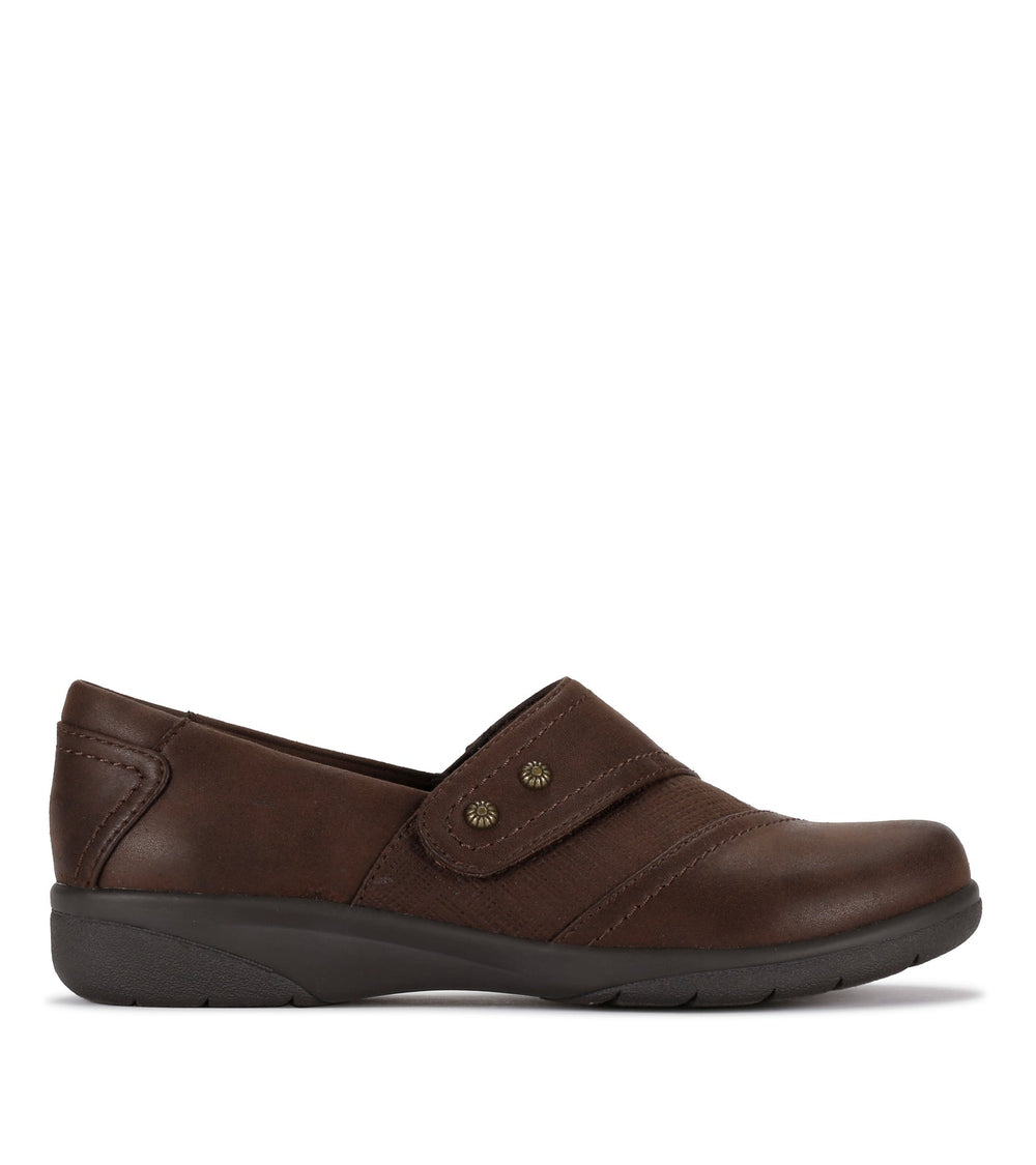 Baretraps Darma Slip On Dark Brown