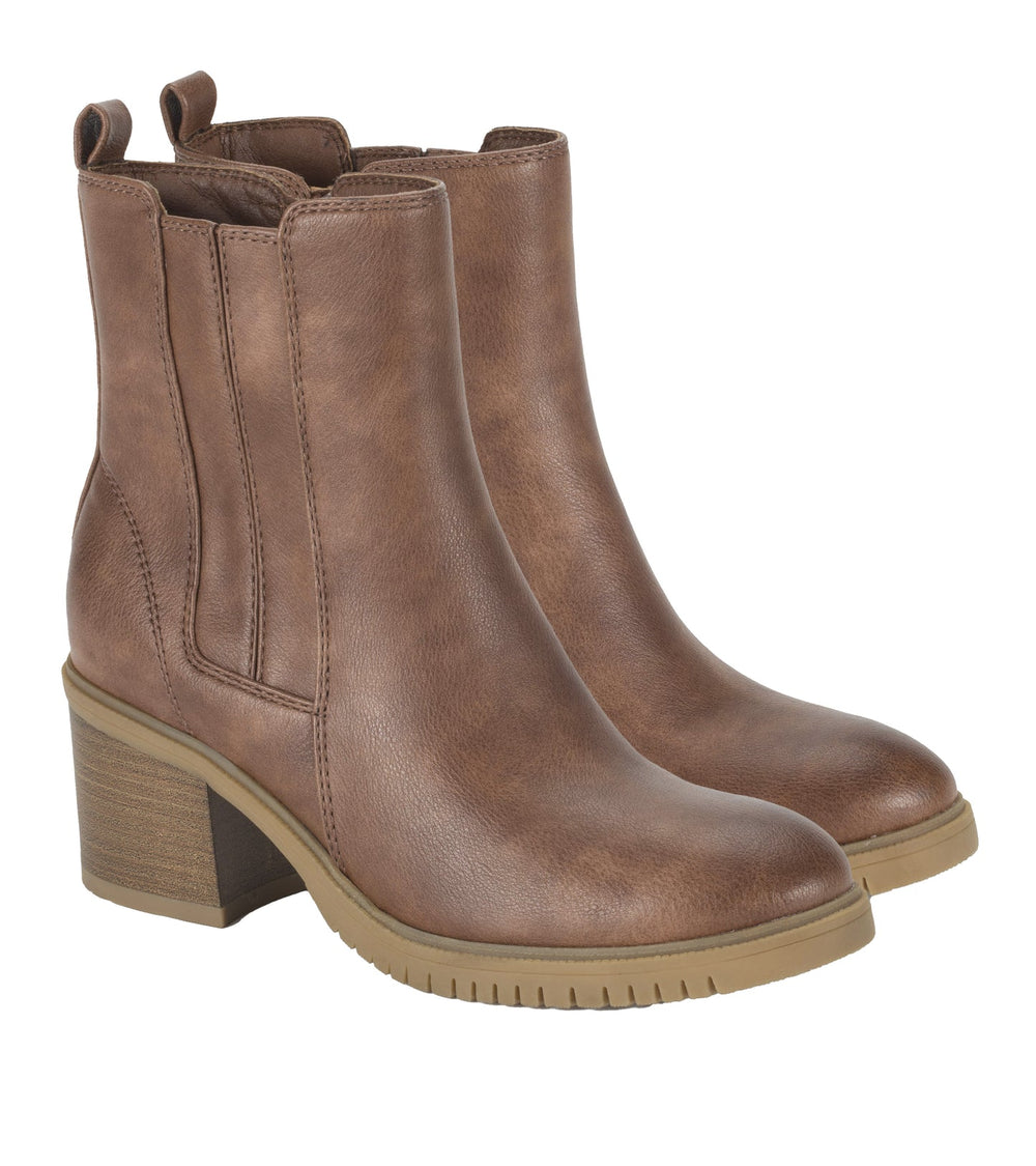 Baretraps Feeney Block Heel Boot Brush Brown